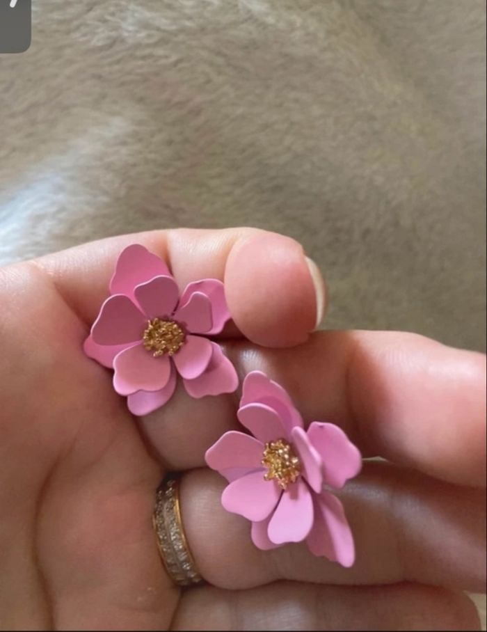 Petites boucles d’oreilles NEUVES 🌸 forme de fleurs couleur rose - photo numéro 6
