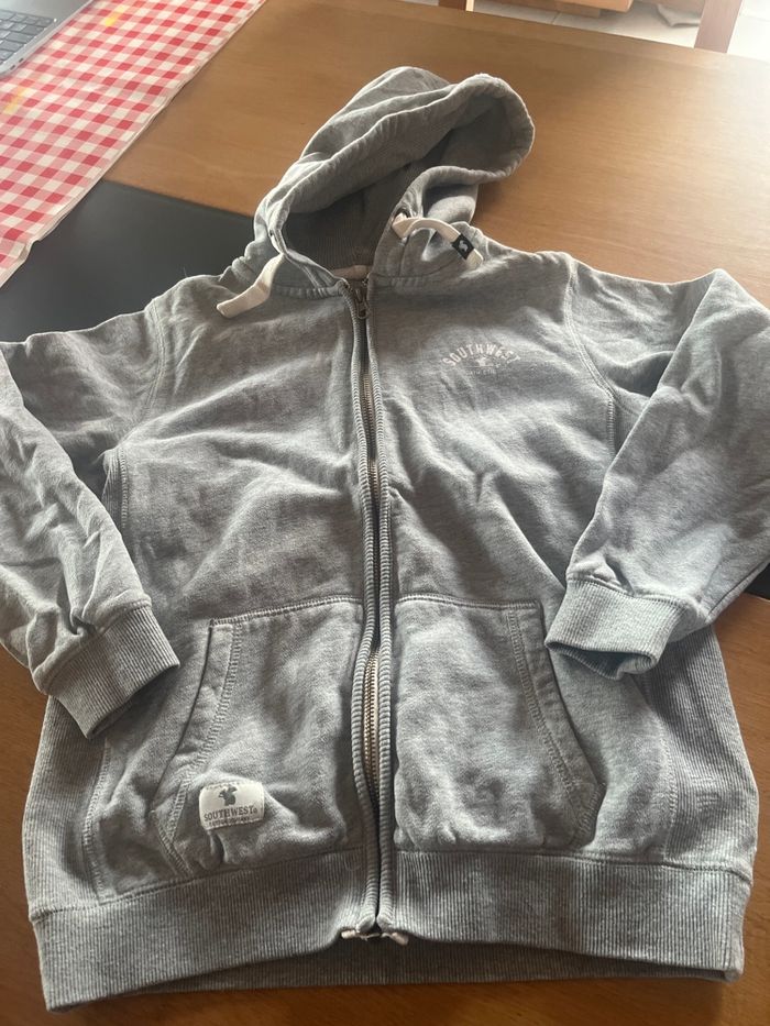 Gilet zip à capuche