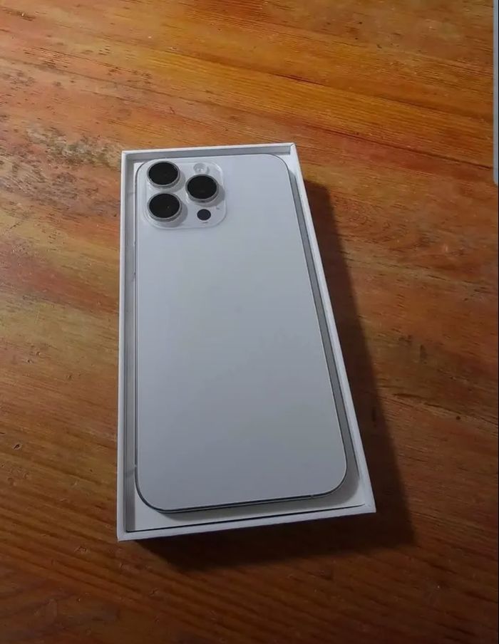 Iphone 16 Pro Max - photo numéro 4
