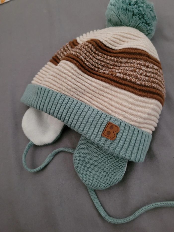 Bonnet à oreilles et pompon 44 cm - photo numéro 3