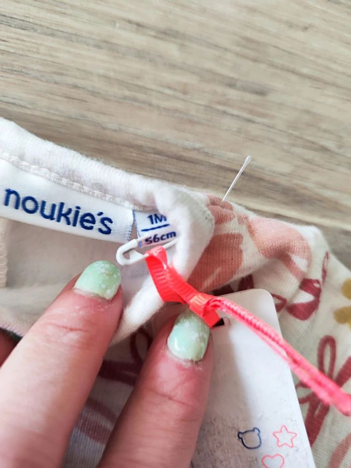 Robe fleurie ton rose Noukie's 1 mois - photo numéro 3
