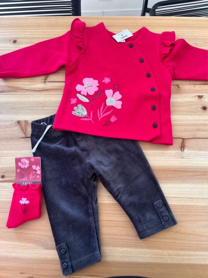 Ensemble fille neuf pantalon chaussette haut