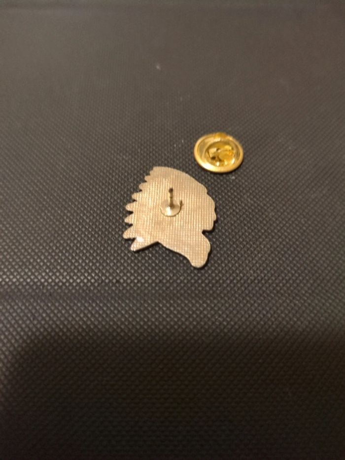 Pin's tête chef indien USA - photo numéro 2