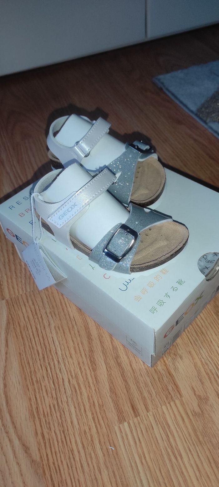 Sandale / chaussures été fille cuir geox taille 21 - photo numéro 2