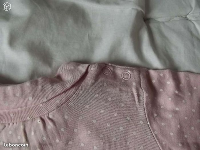 Lot sous pull fille roses, Taille 18 mois - photo numéro 2