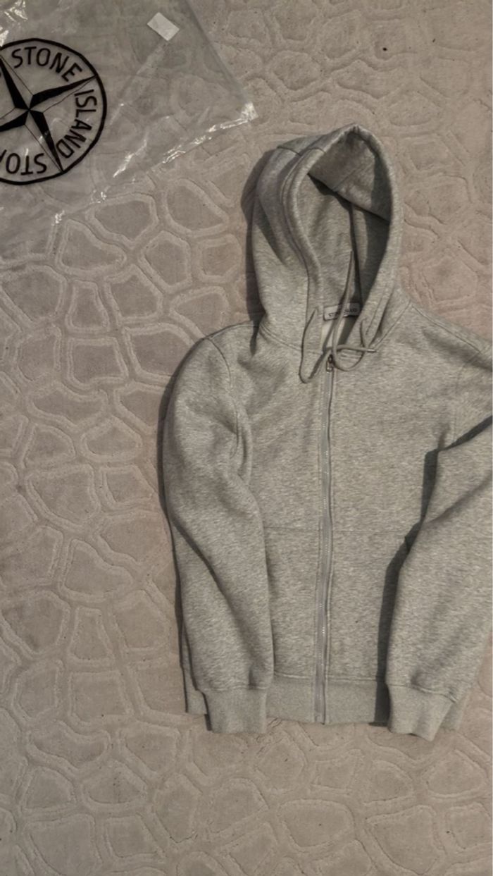 Hoodie, Zip, Gilet Stone Island Gris clair - photo numéro 4