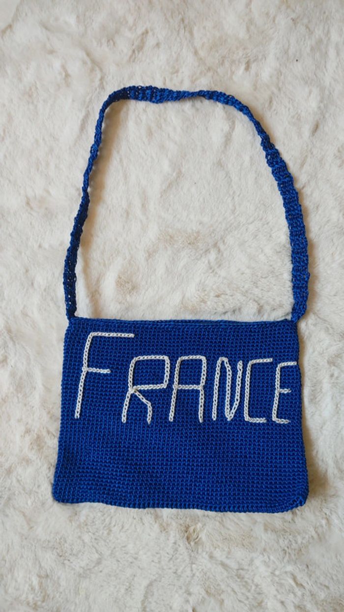 Magnifique sac à main tricot inscription France en excellente état fermeture zip - photo numéro 4