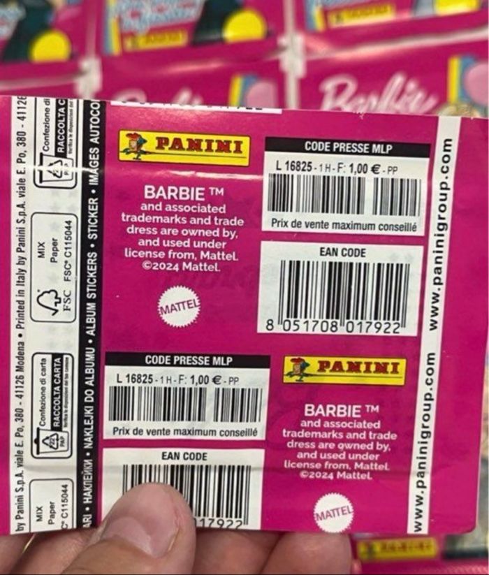 36 Sachets de stickers Panini BARBIE - photo numéro 6