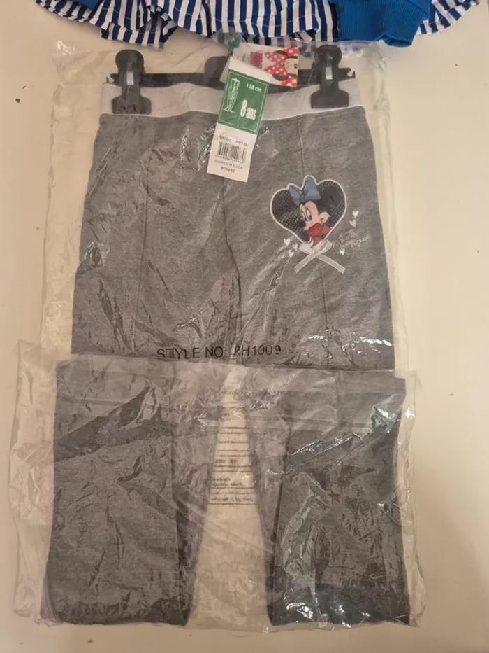 Ensemble : pull et pantalon minnie 8 ans - photo numéro 3