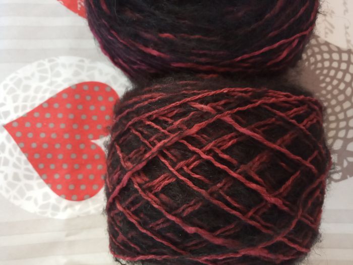 Lot de 3 petites Pelotes Fantaisies Tons Noirs et Prunes (230g) - photo numéro 3