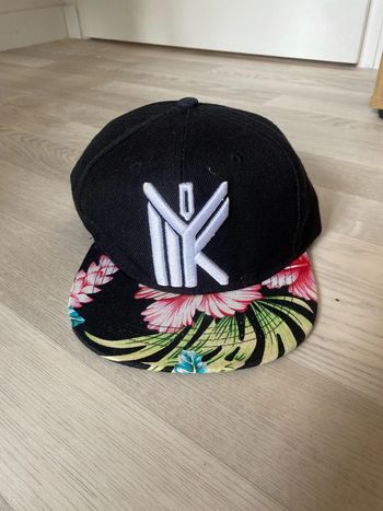 Casquette Yokii fleurie