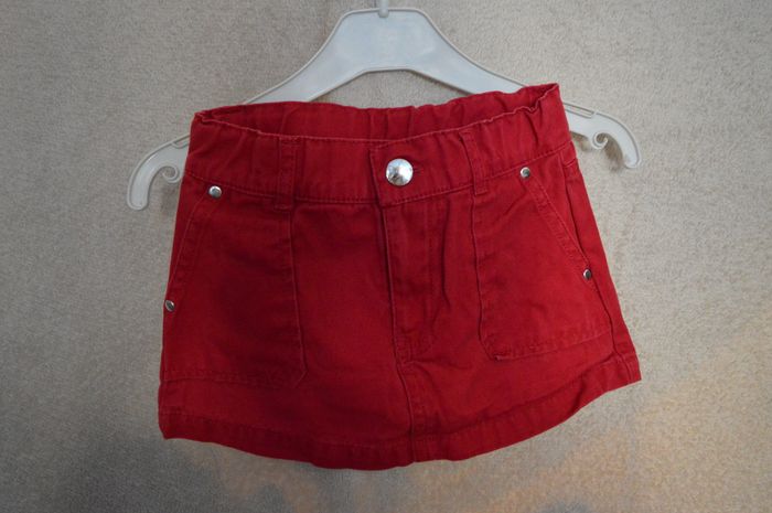 Petit ensemble jupe, t-shirt blanc et boléro - photo numéro 3