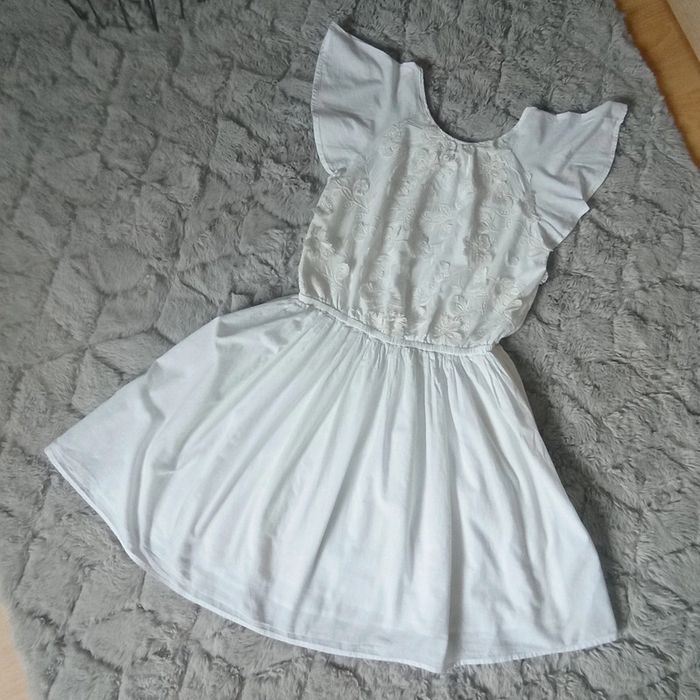 Magnifique robe manches papillon 14 ans 🌹 Tape à l'oeil 🌹 excellent état - photo numéro 2