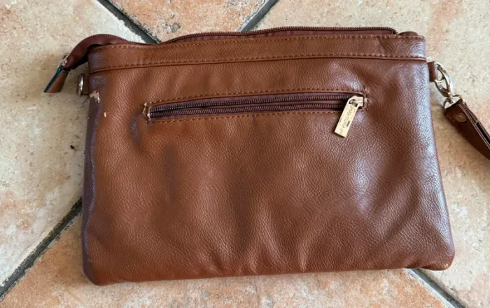 Pochette marron avec motif ailes d’ange - photo numéro 3