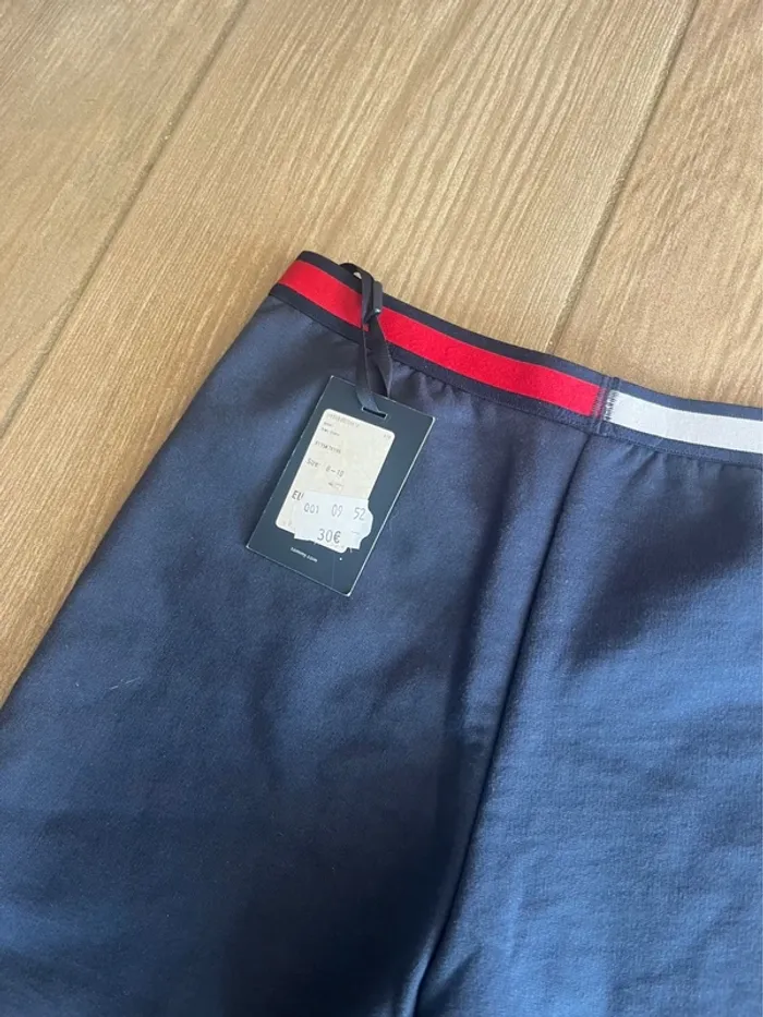 Short tommy Hilfiger taille 8/10 ans - photo numéro 3