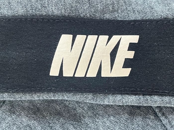 Pull Nike Gris Taille L - photo numéro 4