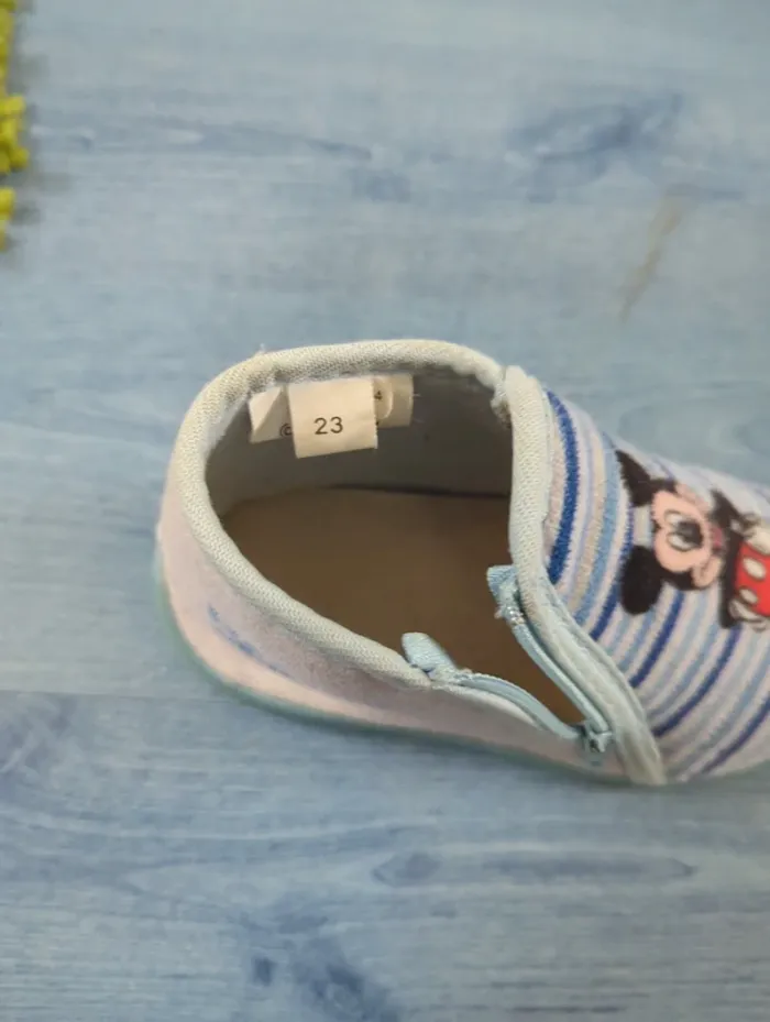 Chausson Disney Mickey taille 23 - photo numéro 3