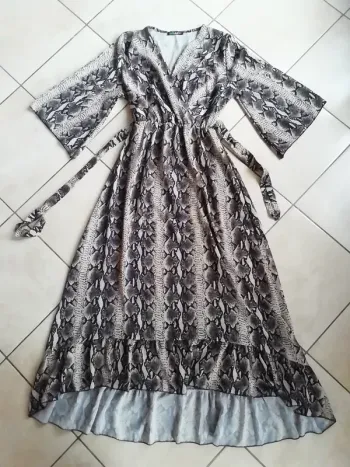 Longue Robe Manches longues Made In Italy Taille XS - XS/S Neuve!!