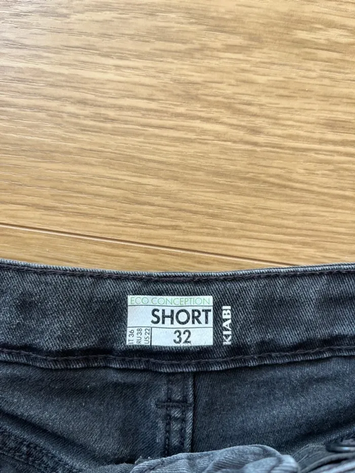 Short en jean noir taille XXS 32 - photo numéro 2