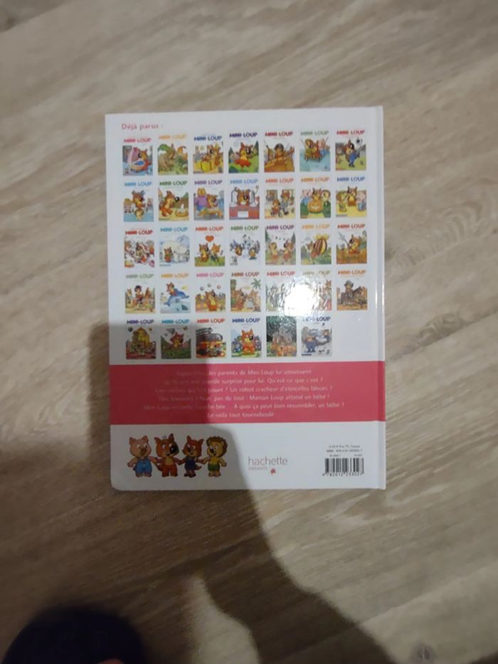 Grand livre Une petite soeur pour Mini-loup 🐺 - photo numéro 4