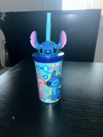 Verre avec paille stitch neuf