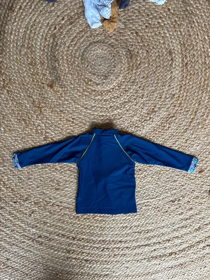 Tee shirt anti UV - neuf - 12 mois - photo numéro 8