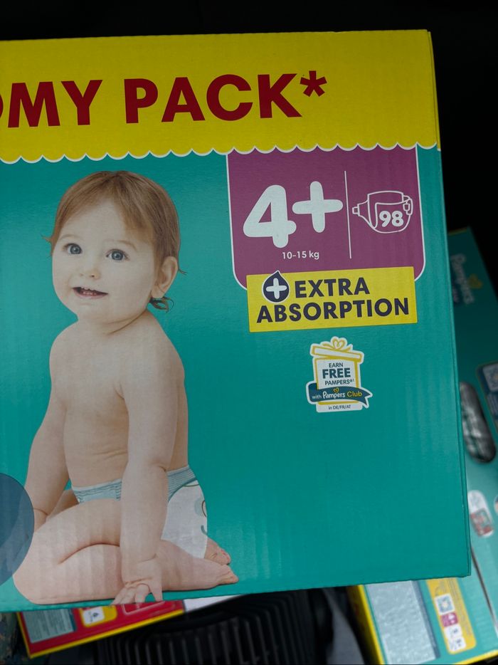 Couche pampers 4+