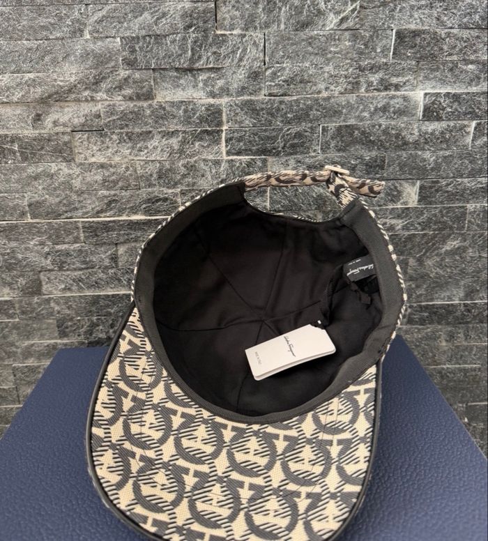 Casquette ferragamo - photo numéro 8