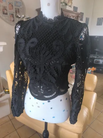 Magnifique haut noir court