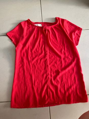 T-shirt avec voilage devant rose fushia