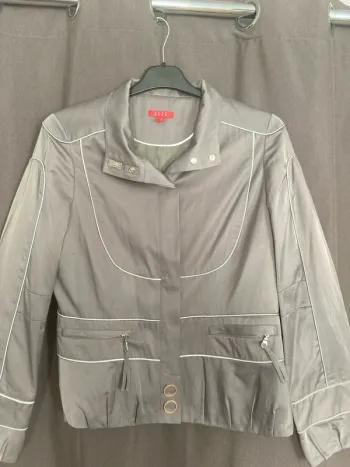 Jolie veste grise