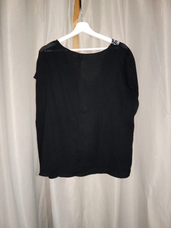Blouse noire col en V avec dentelle Shein taille 42 - photo numéro 4