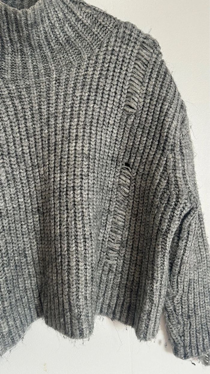 Pull gris Zara en laine effet destroy - photo numéro 2