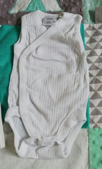 Lot bodies sans manche Zara 0/1mois