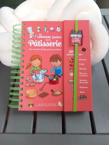 Le Larousse junior de la pâtisserie
