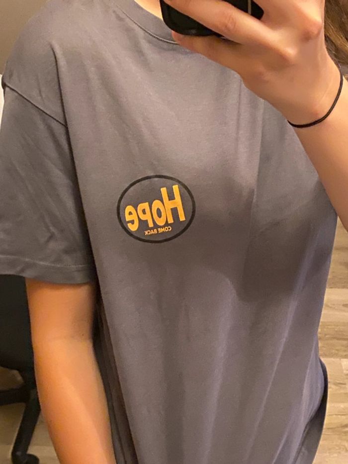 T-shirt gris à écriture jaune dazy taille S - photo numéro 3