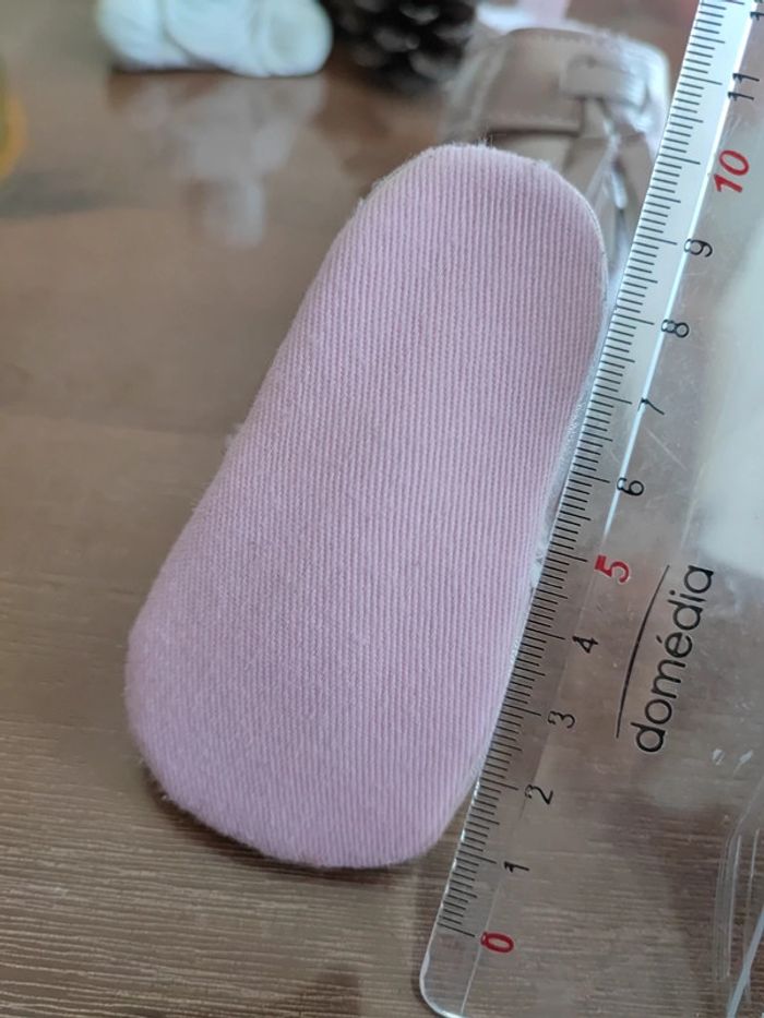 Petites chaussures roses brillant - photo numéro 6