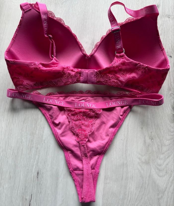 Ensemble lingerie Lounge. - photo numéro 5