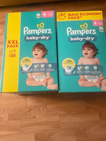 228  Couches Pampers 