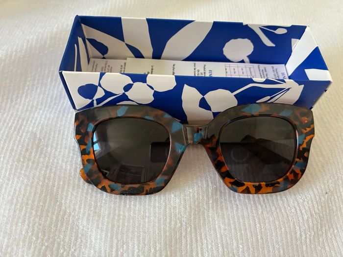 Lunette de soleil - photo numéro 2