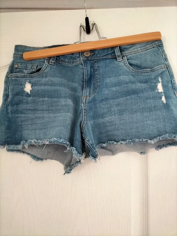 Short jeans