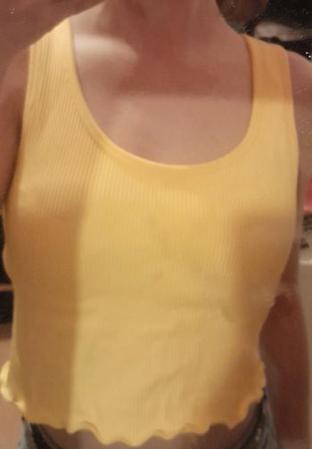 Haut jaune