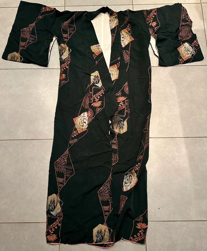 Kimono japonais traditionnel - photo numéro 4