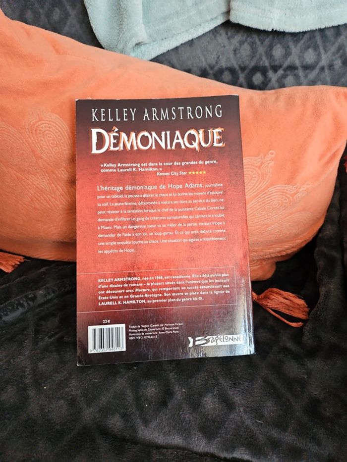 Livre broché kelley Armstrong démoniaque - photo numéro 2
