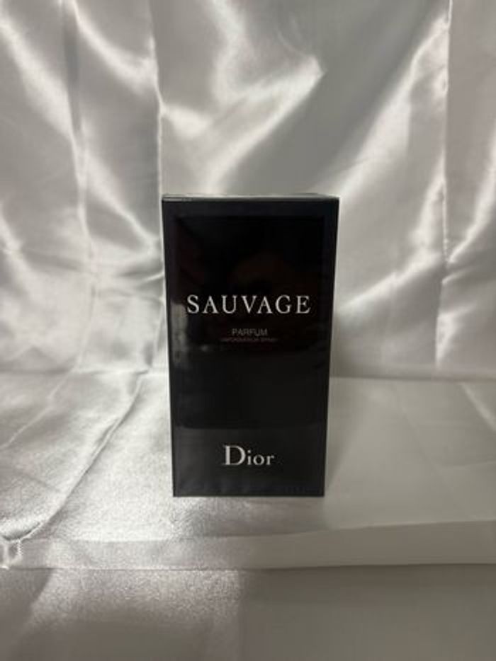 Dior Sauvage Eau de Parfum 100ml - Neuf & Authentique (Invendu)