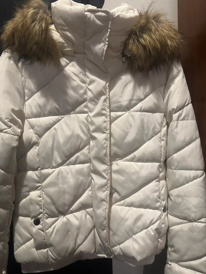 Doudoune Zara blanc cassé avec fourrure amovible - photo numéro 3