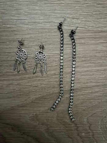2 paires de boucles fantaisies neuves