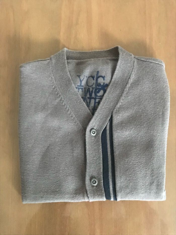 Gilet sans manche gris neuf YCC 6 ans