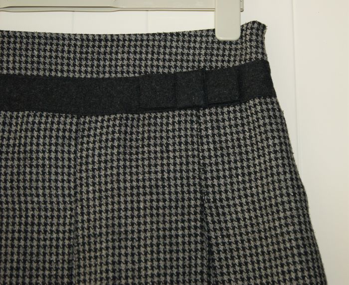 Jupe femme taille 38– Laine – Plissée – Noir & gris – Très bon état - photo numéro 2