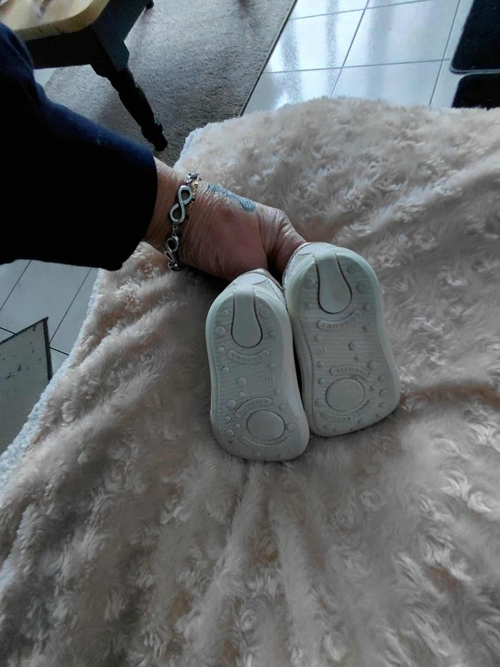 Très belle paire de bottines premier pas bébé fille Pointure 18 lisez bien l'annonce surtout - photo numéro 8